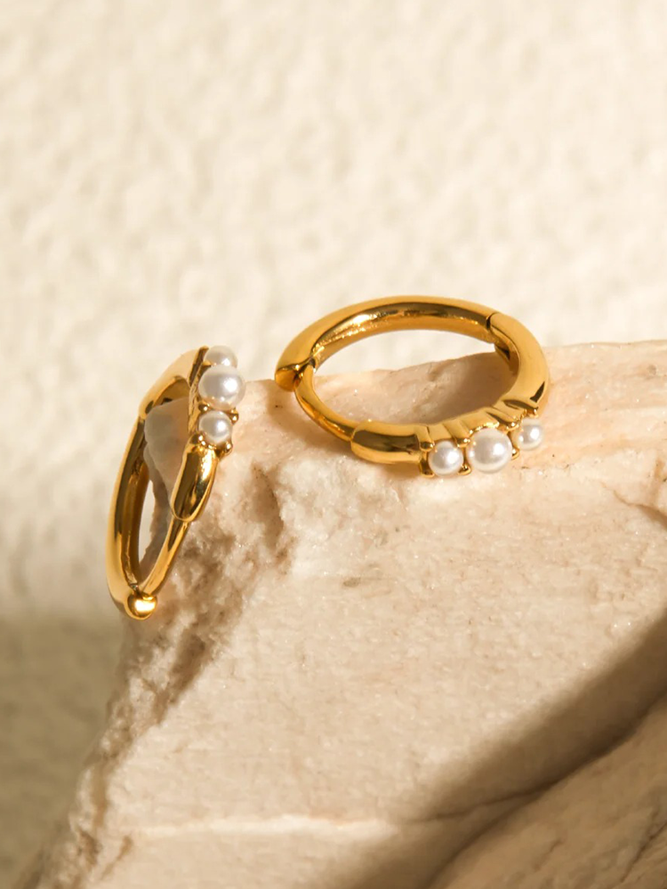 Virelle | Golden Huggie Hoops with Pearls - Set of 2 Earrings