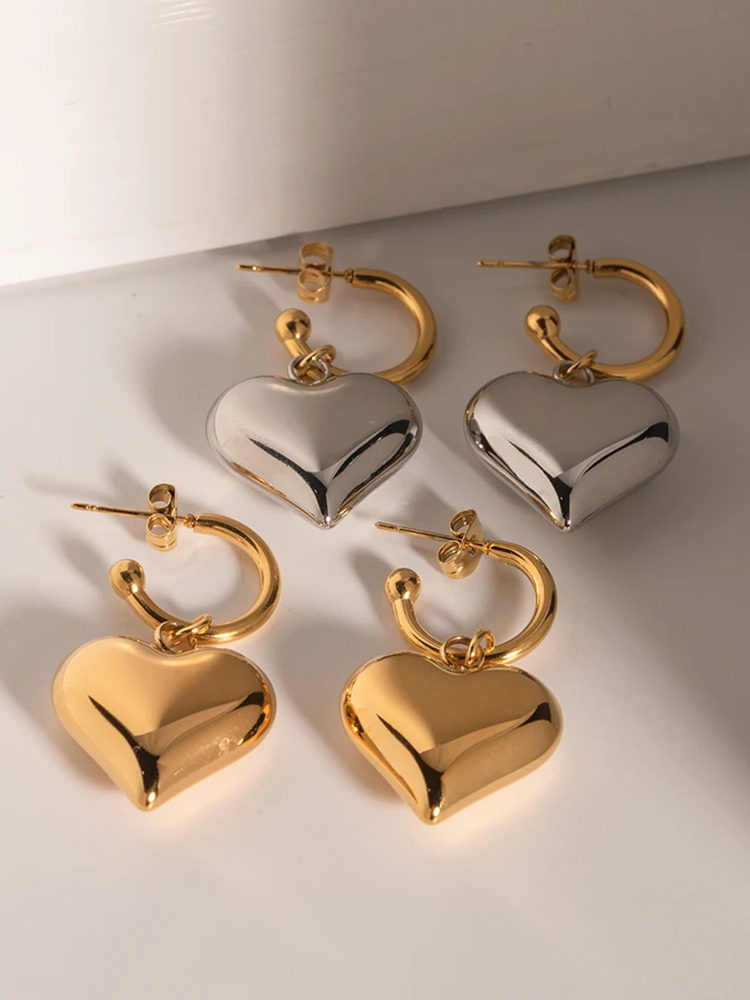 Liza Hanging Heart Earrings Gold