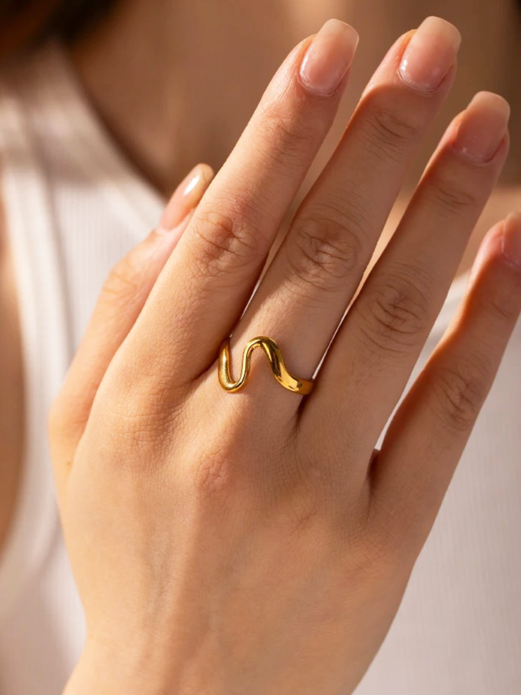 Sylvie Wave Ring Gold