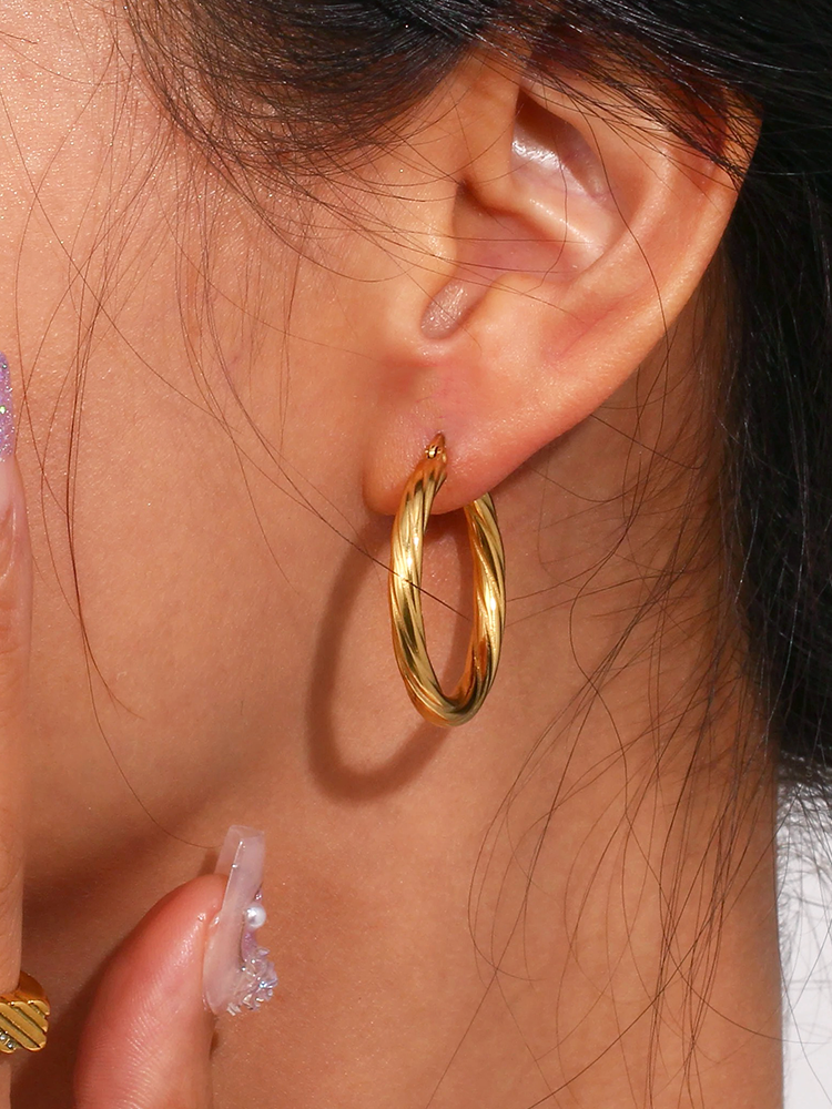 Blake Twisted Earrings Gold