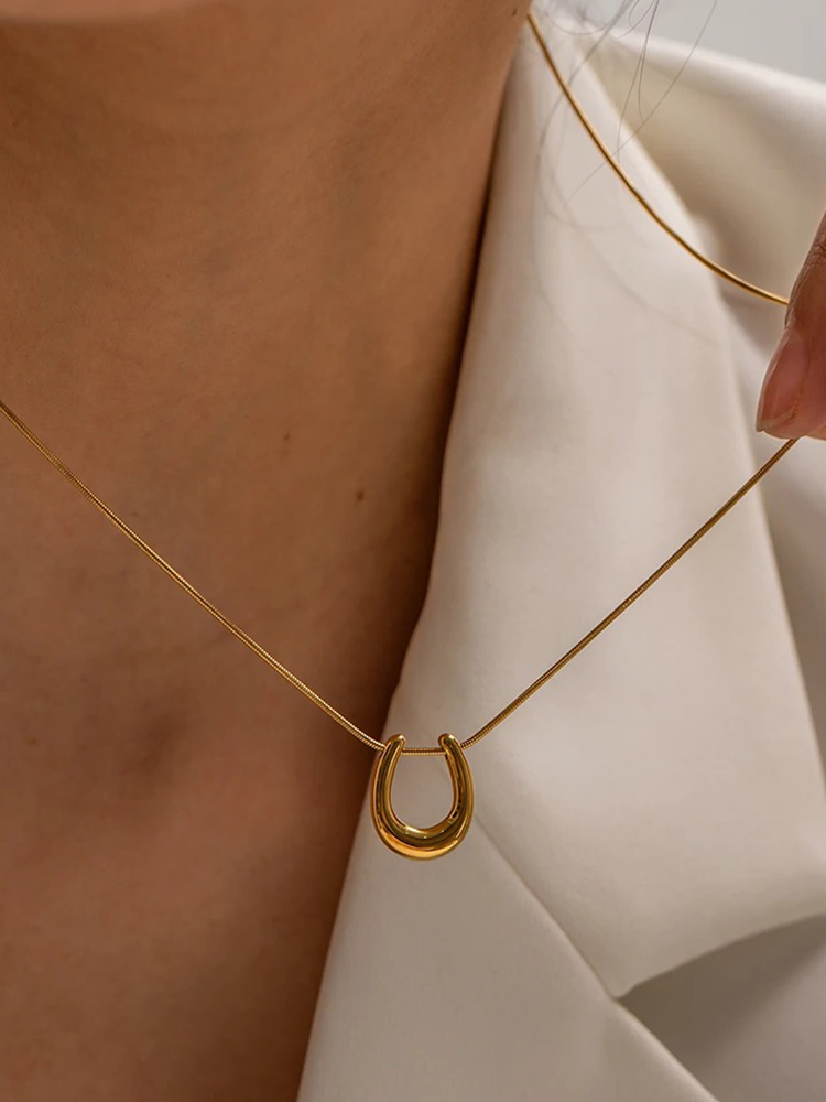 Caitlin Lucky Sword Necklace Gold