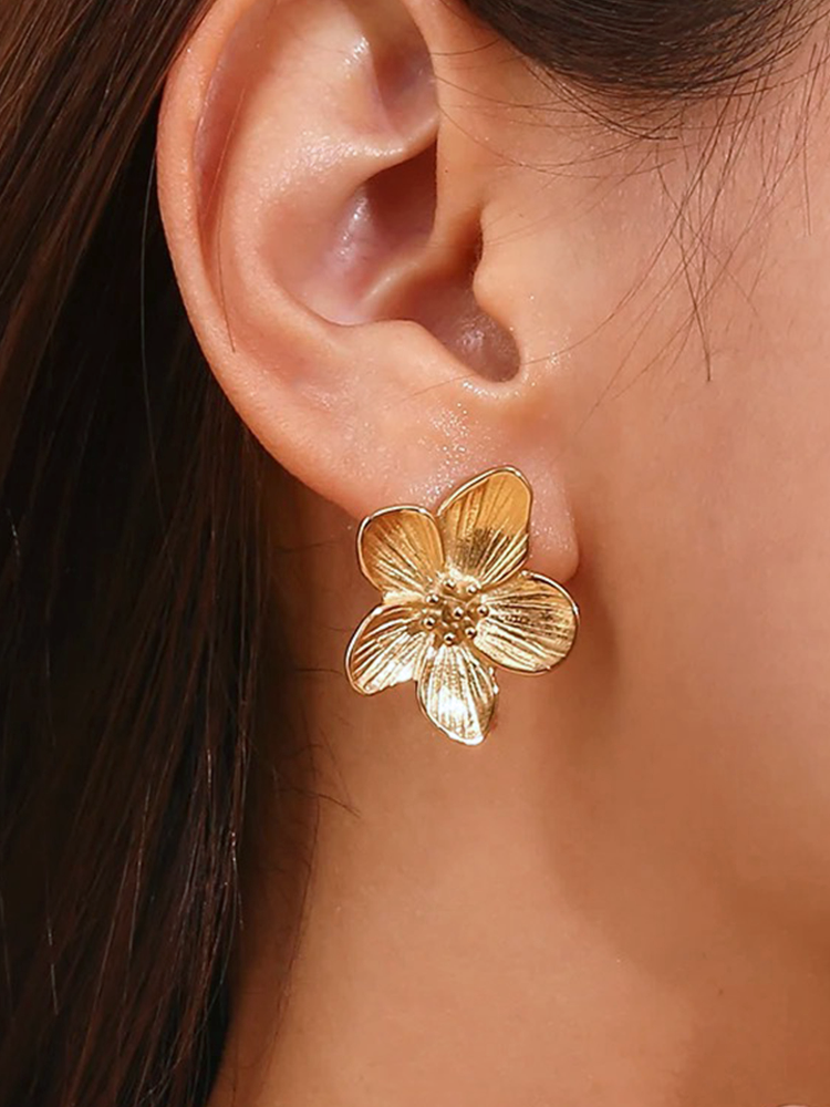 Demi Flower Blossom Flower Earrings Gold