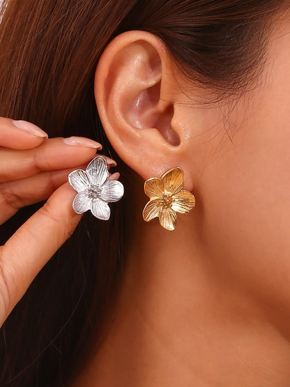 Demi Flower Blossom Flower Earrings Gold