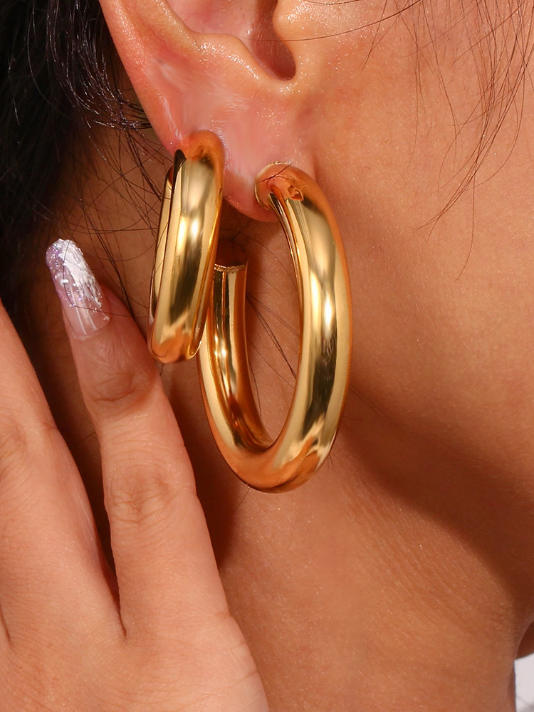 Lisa Chunky Earrings Gold 50 mm