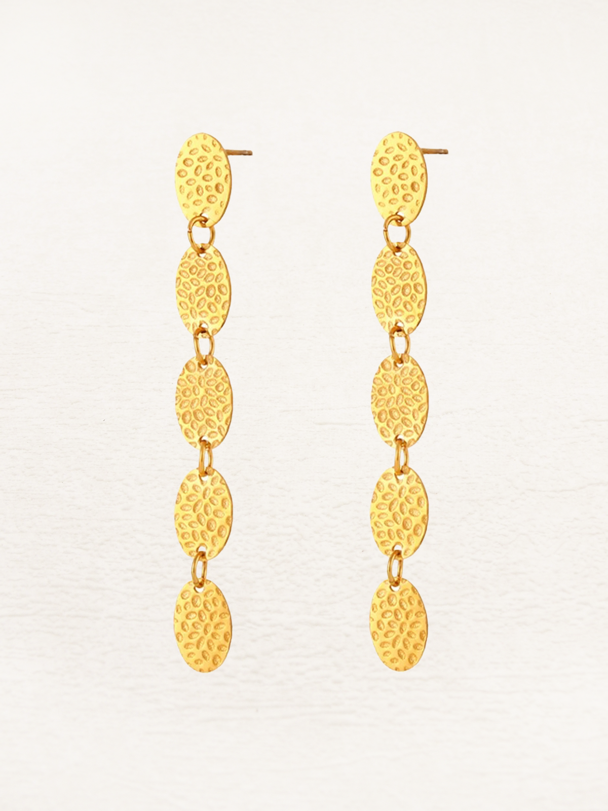 Dewi Hanging Oval Earrings Gold