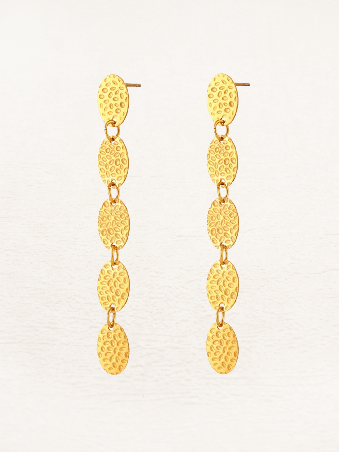 Dewi Hanging Oval Earrings Gold