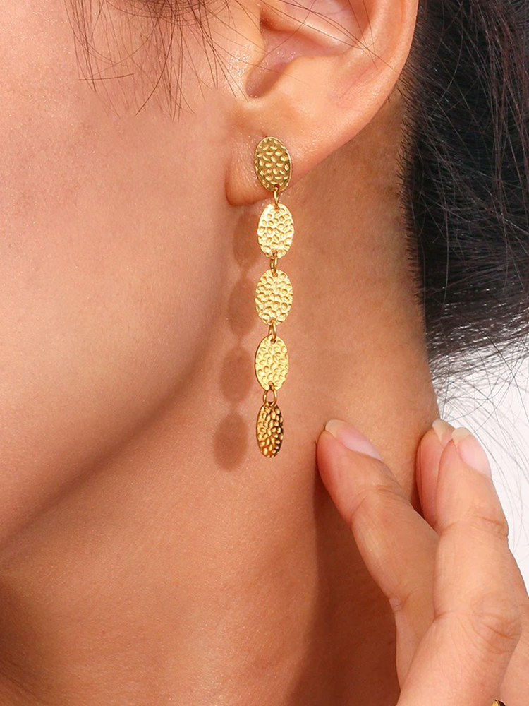 Dewi Hanging Oval Earrings Gold