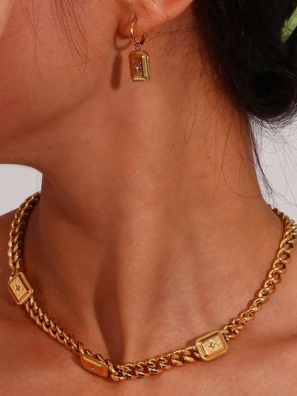 Grace Statement Star Necklace Gold