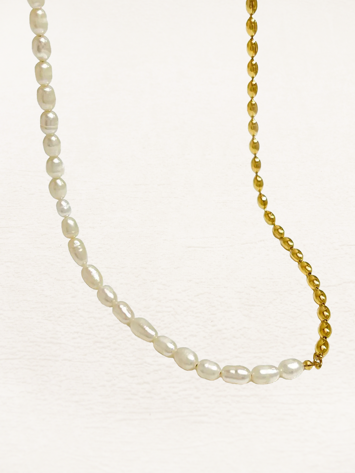 Linde Freshwater Pearl Necklace With Gold Beads