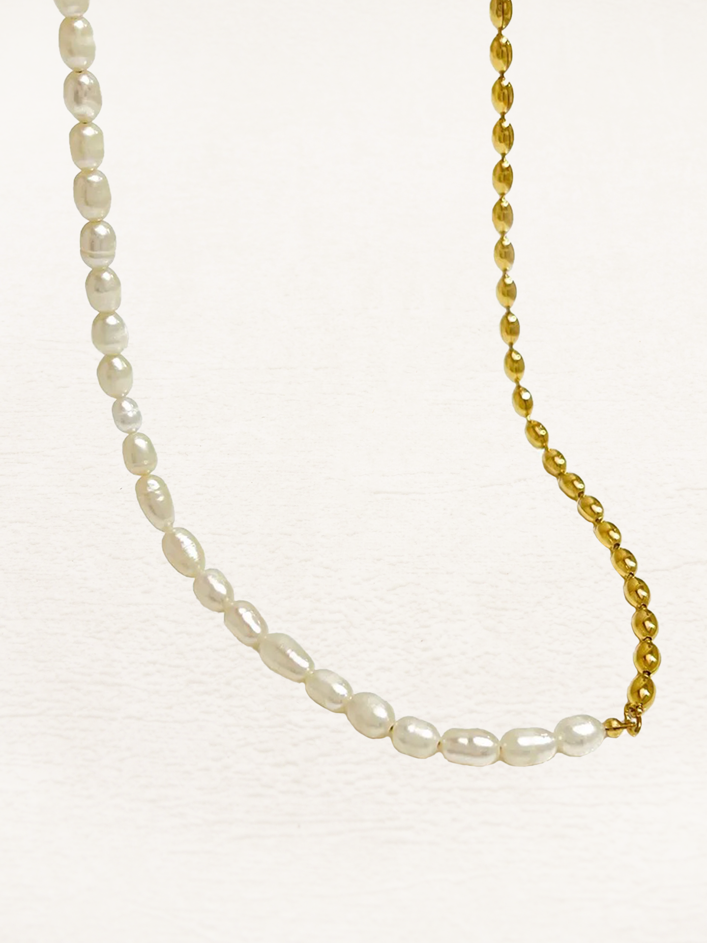 Linde Freshwater Pearl Necklace With Gold Beads