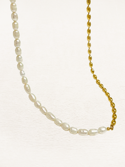Linde Freshwater Pearl Necklace With Gold Beads