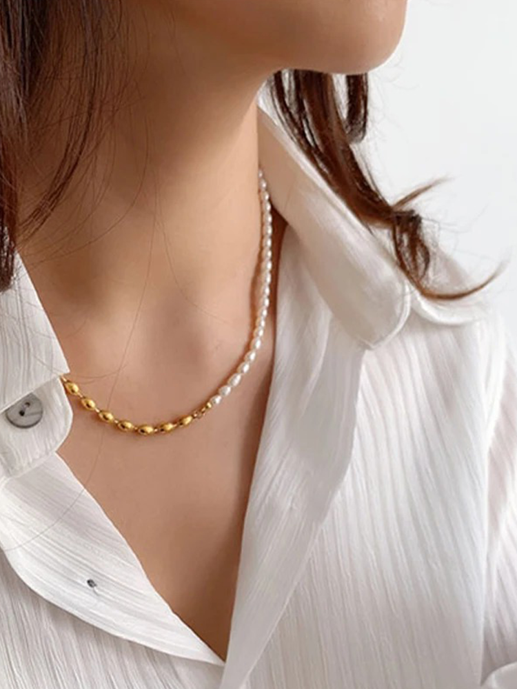 Linde Freshwater Pearl Necklace With Gold Beads