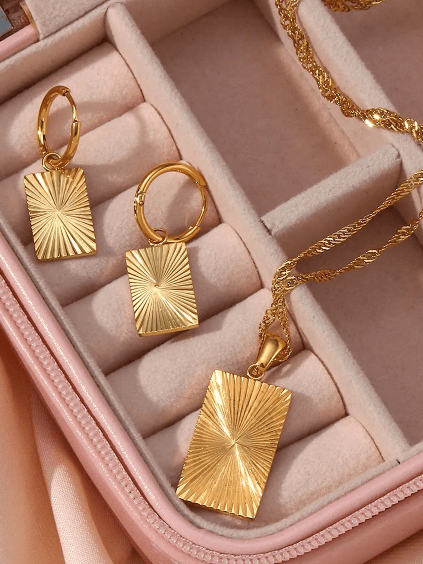 Stella Charm Necklace Rectangle Gold