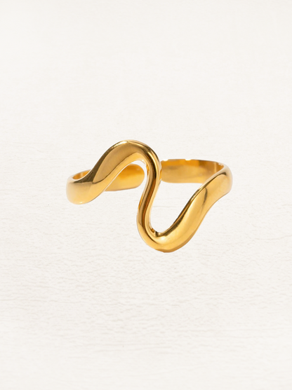 Sylvie Wave Ring Gold