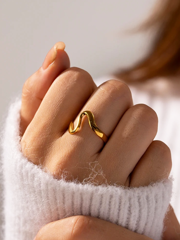 Sylvie Wave Ring Gold