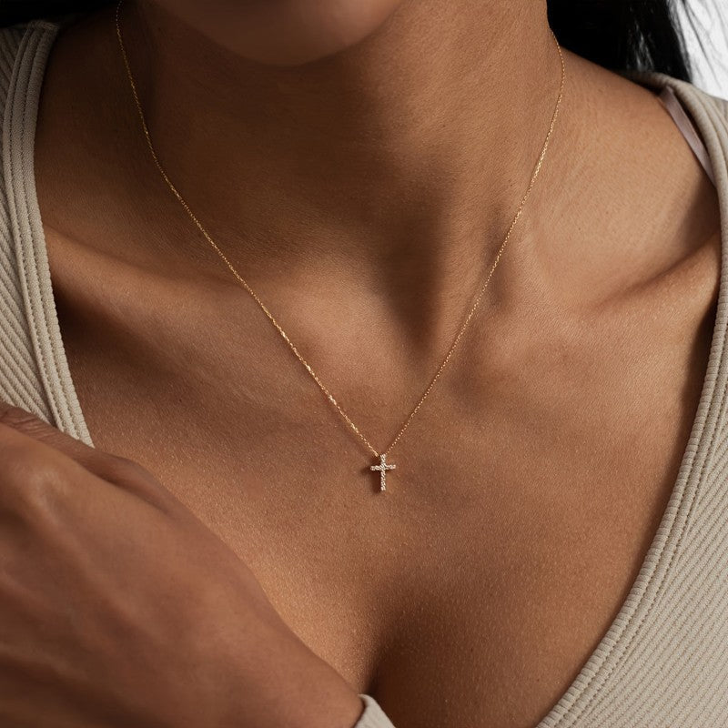 Virelle Necklace - Necklace with cross pendant with stones