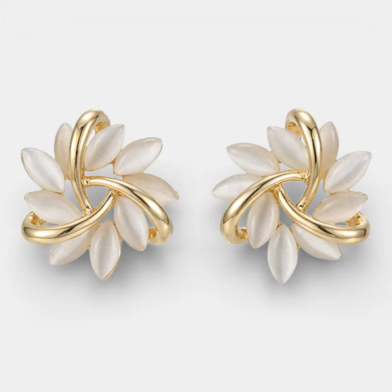 Virelle | Luxury Earrings With White Opal in Gold