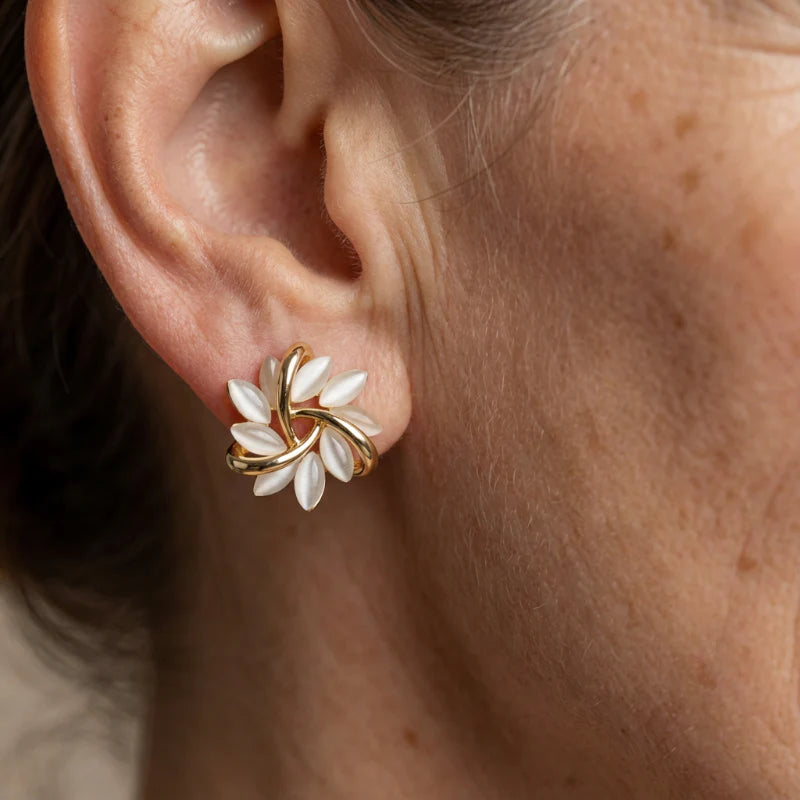 Virelle | Luxury Earrings With White Opal in Gold